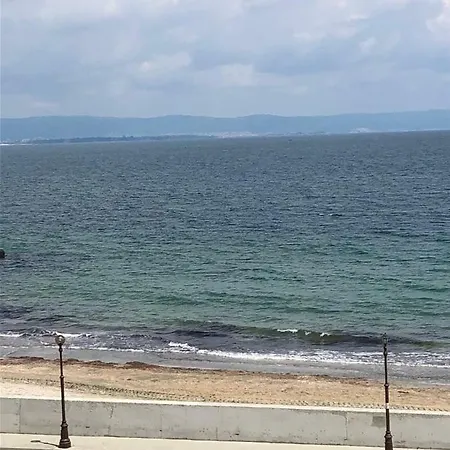 Beach 24 דירה